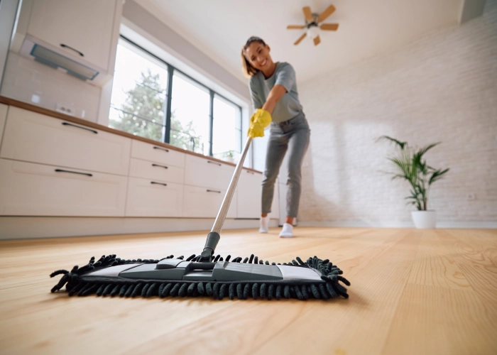 Limpieza de zonas comunes de edificios en La Línea de la Concepción 11316